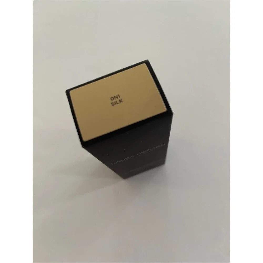 Laura Mercier Real Flawless Weightless Perfecting Foundation Silk NEW‎